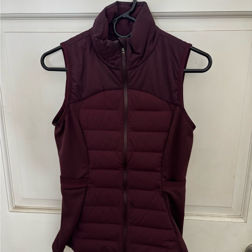 Lululemon Woman’s Running Vest. Maroon. Size 4